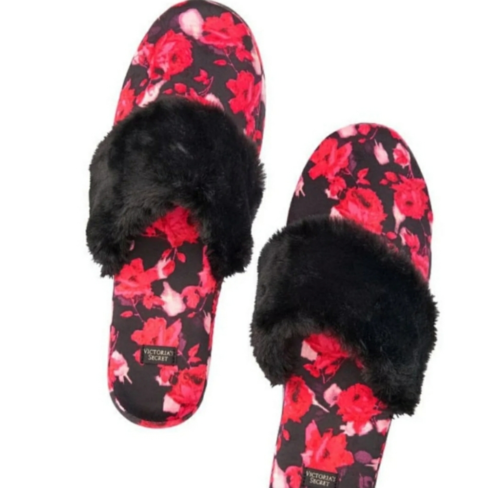 Victoria Secret pink slippers size S (5-6)